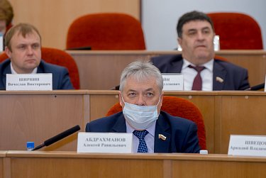 В повестке апрельского заседания 